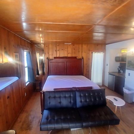 Boulder Bay Cottages Биг Бэар Лейк Экстерьер фото