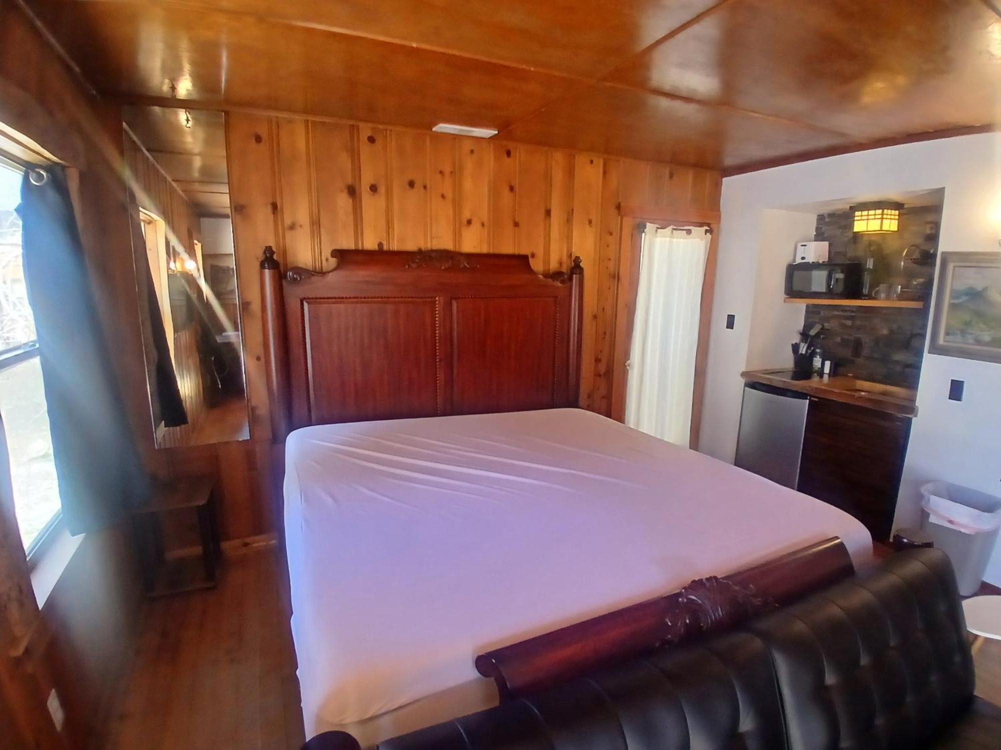 Boulder Bay Cottages Биг Бэар Лейк Экстерьер фото